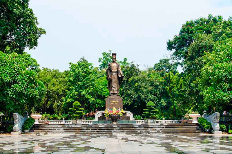 180 - Vietnam - Hanoi - monumento a Ly Thai To